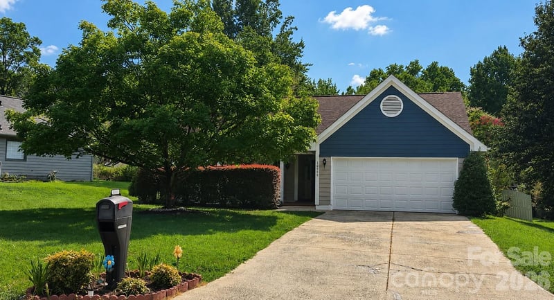 10117 Crayton Dr, Charlotte, NC 28269