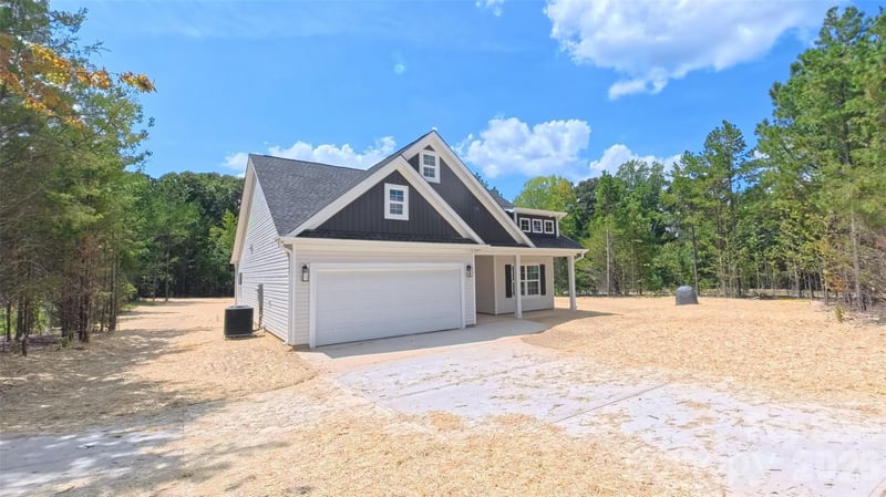 3111 Meadowcrest Dr, Clover, SC 29710