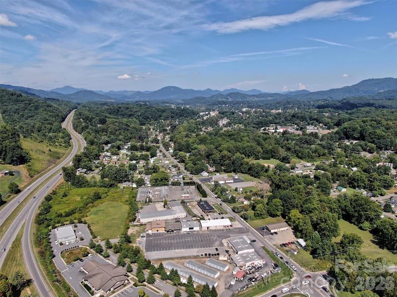 1406 Sulphur Springs Rd, Waynesville, NC 28786
