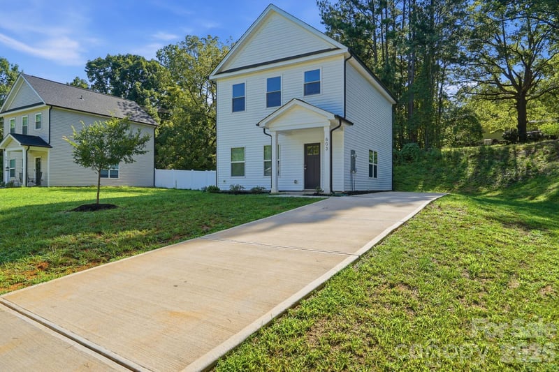603 S 10th St S, Bessemer City, NC 28016