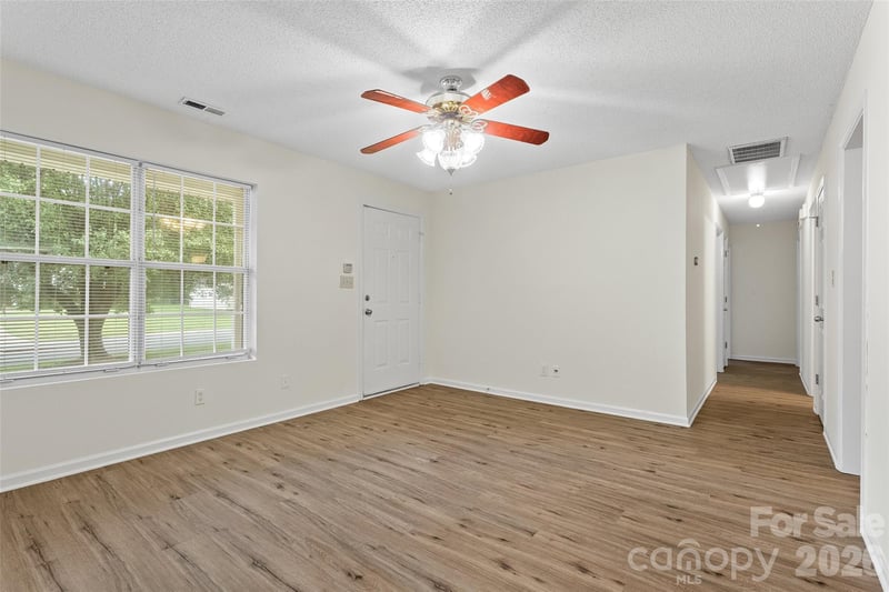 610 Pennwood Ln #3, Charlotte, NC 28215
