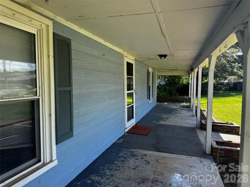 3914 Woodlawn St, Sharon, SC 29742