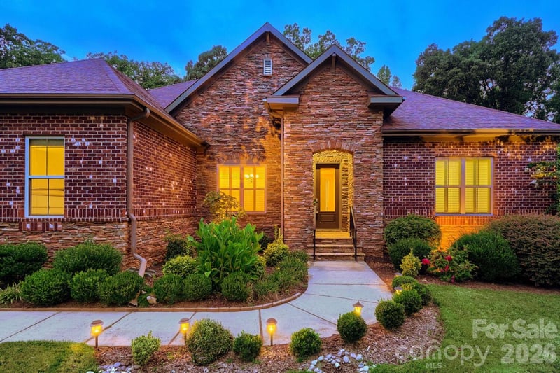8701 Whitehawk Hill Rd, Waxhaw, NC 28173