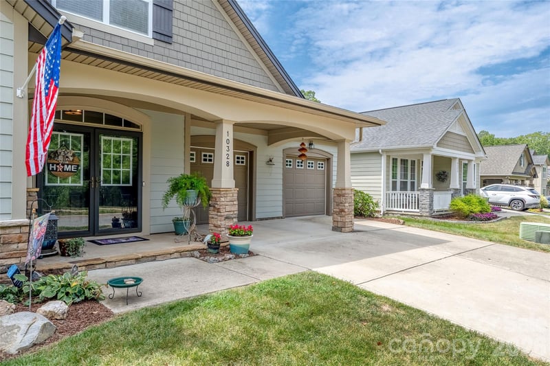 10328 Drake Hill Dr, Huntersville, NC 28078