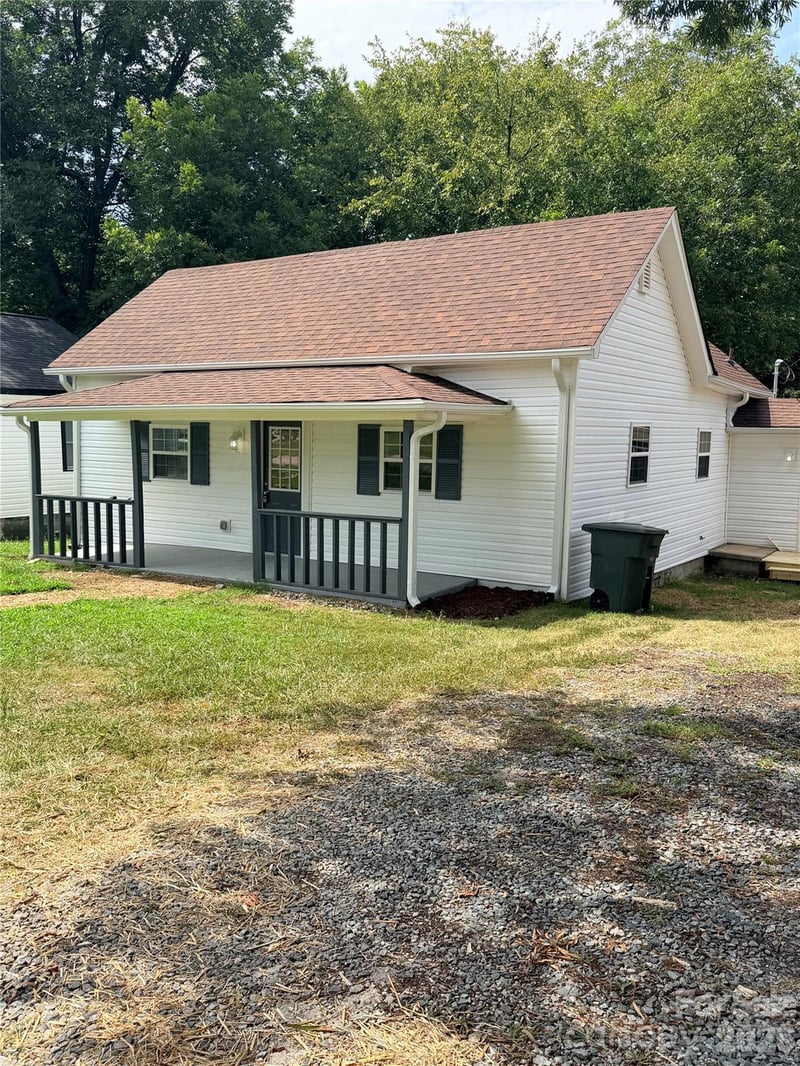 605 Kings Mountain St, Clover, SC 29710