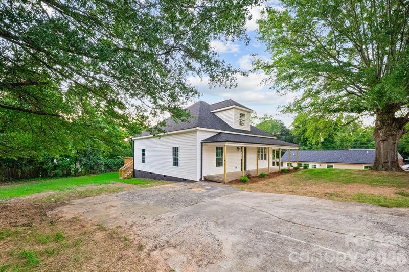 807 N Walnut St, Kannapolis, NC 28081