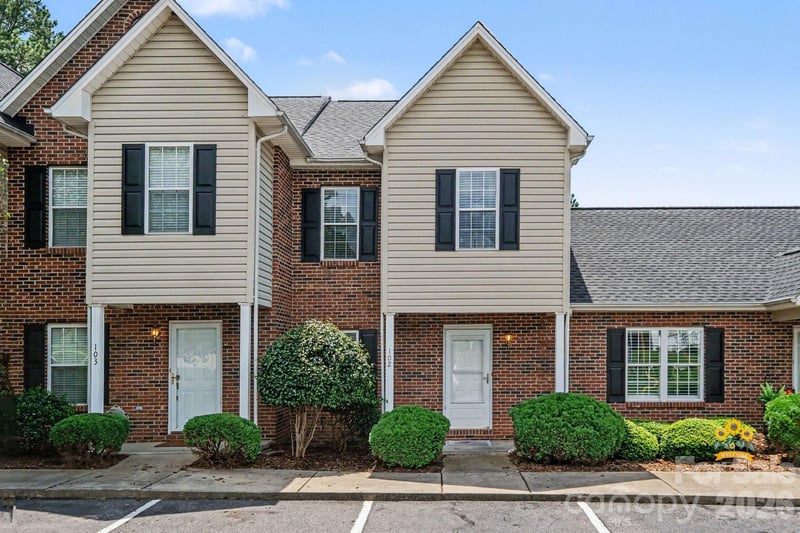 2240 15th Ave NE #102, Hickory, NC 28601