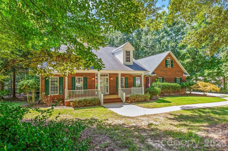 6756 Hawks Nest Ln, Stanley, NC 28164