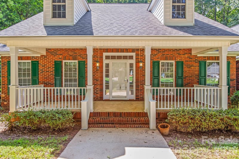 6756 Hawks Nest Ln, Stanley, NC 28164
