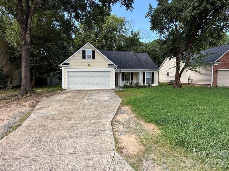 2615 Robyns Glen Dr, Charlotte, NC 28269