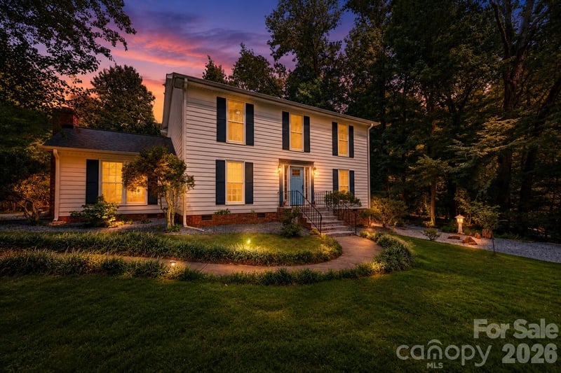 8800 Glencroft Rd, Charlotte, NC 28227