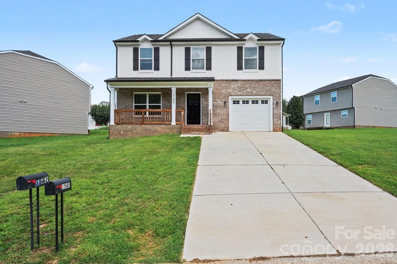 1545 Mayfair Dr, Conover, NC 28613