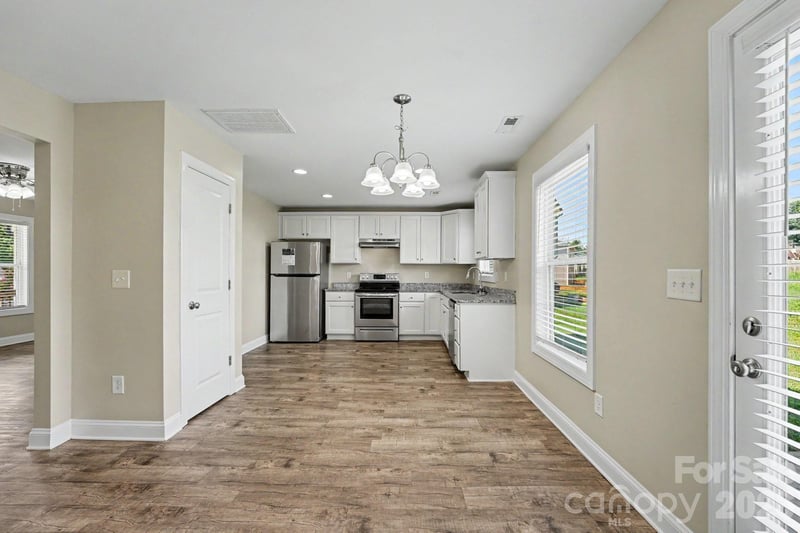 1545 Mayfair Dr, Conover, NC 28613