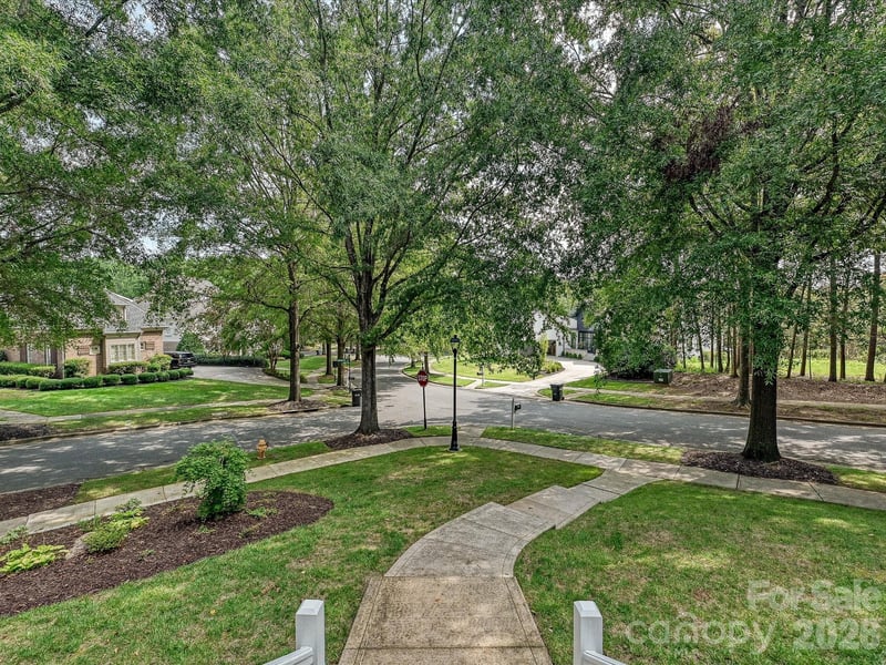 8902 Summer Club Rd, Charlotte, NC 28277