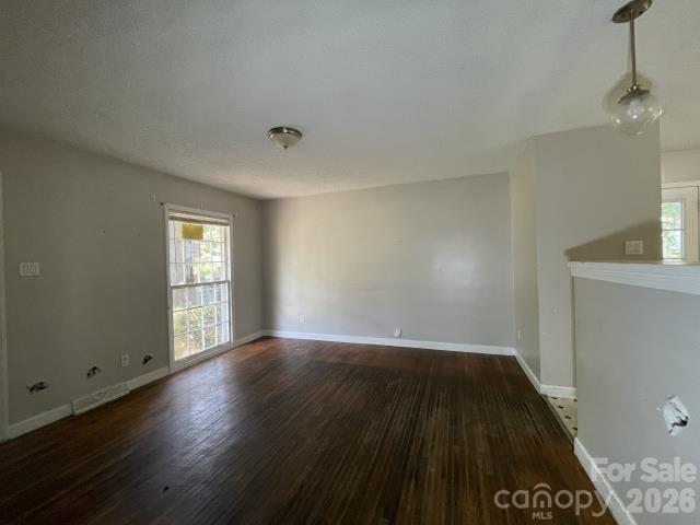 909 Carrington Dr, Charlotte, NC 28214
