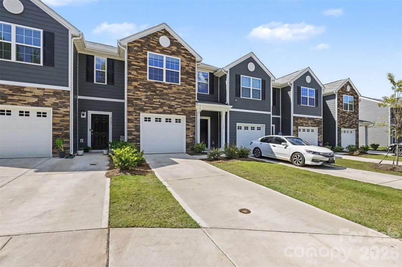760 Wagon Cross Ct, York, SC 29745