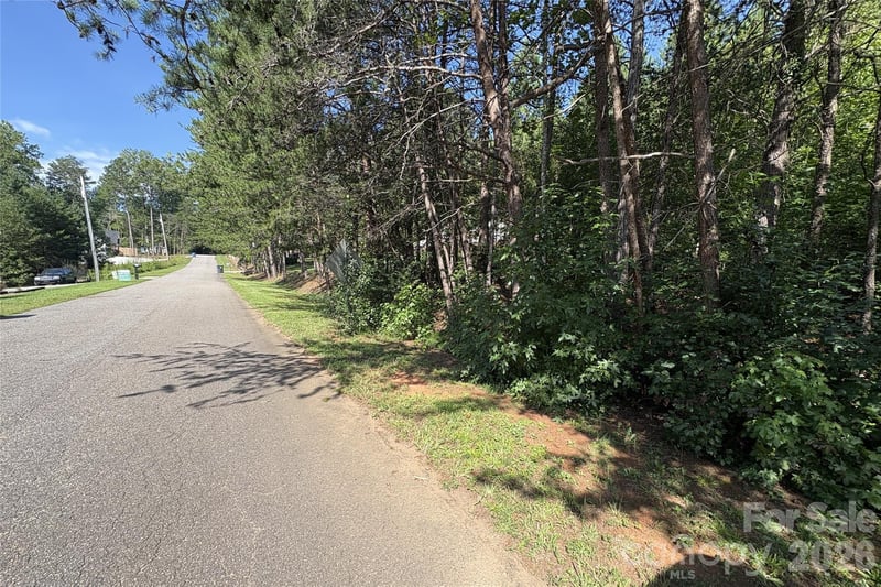 127 S Yadkin River Rd, Statesville, NC 28625