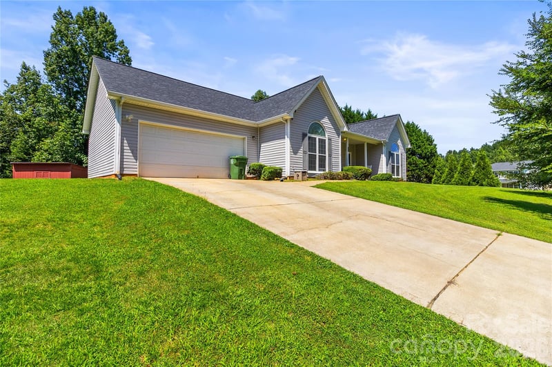413 Summer Ridge Rd, Stanley, NC 28164