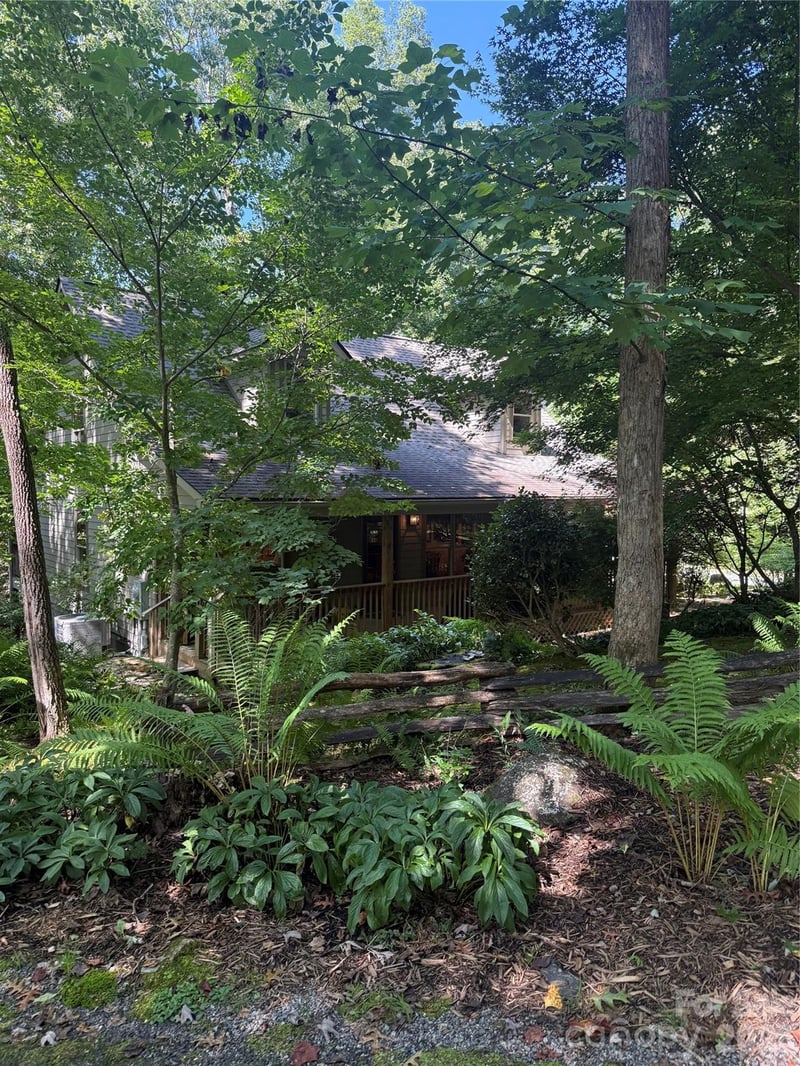 779 Thissa Way, Brevard, NC 28712