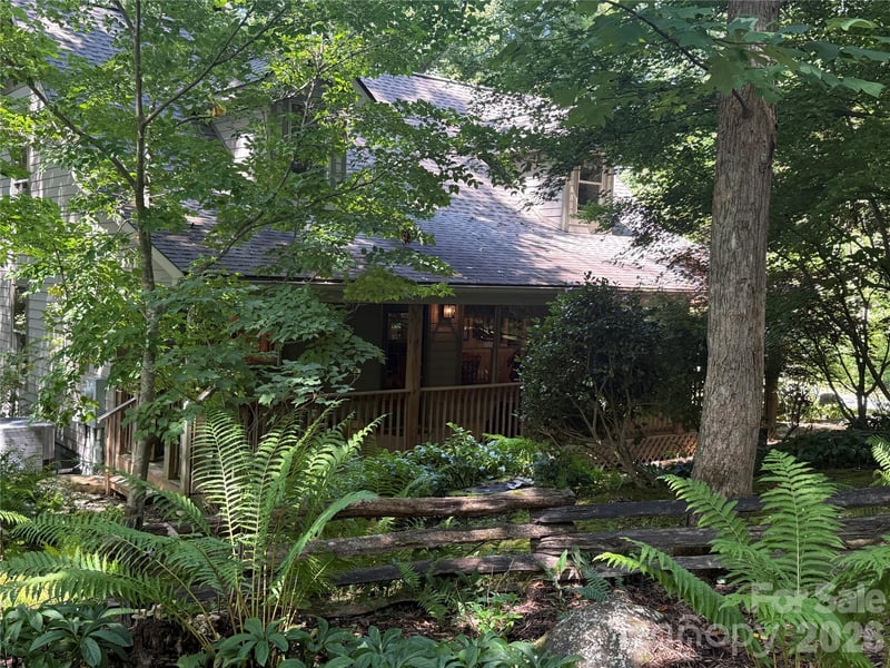 779 Thissa Way, Brevard, NC 28712