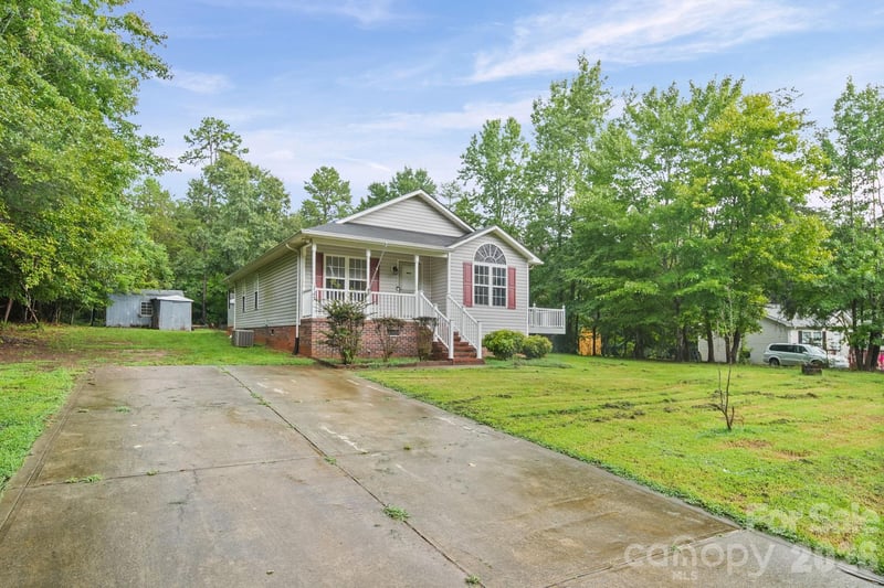 147 Island Terrace Rd, Statesville, NC 28677