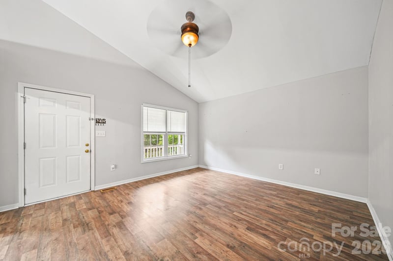 147 Island Terrace Rd, Statesville, NC 28677