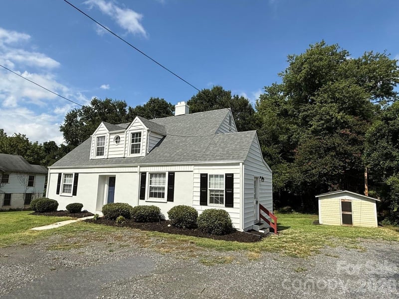 1351 S Aspen St, Lincolnton, NC 28092
