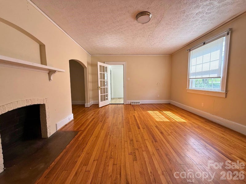 1351 S Aspen St, Lincolnton, NC 28092