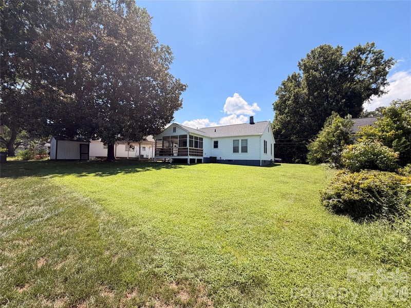 1223 Milton Ave, Kannapolis, NC 28081