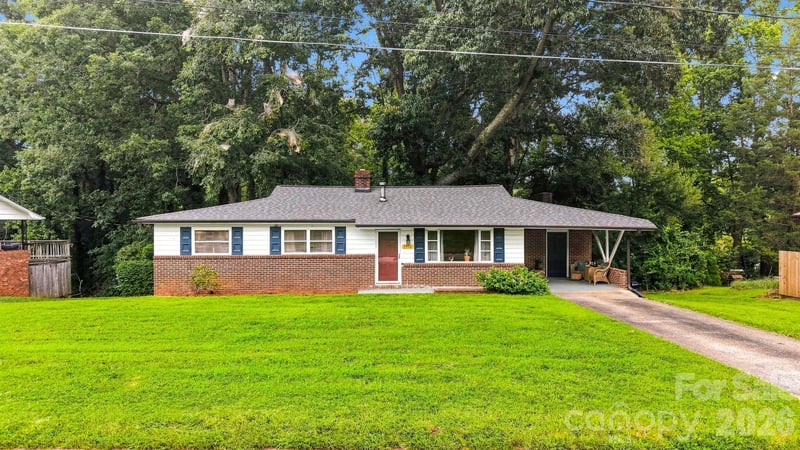 1920 30th St NE, Hickory, NC 28601
