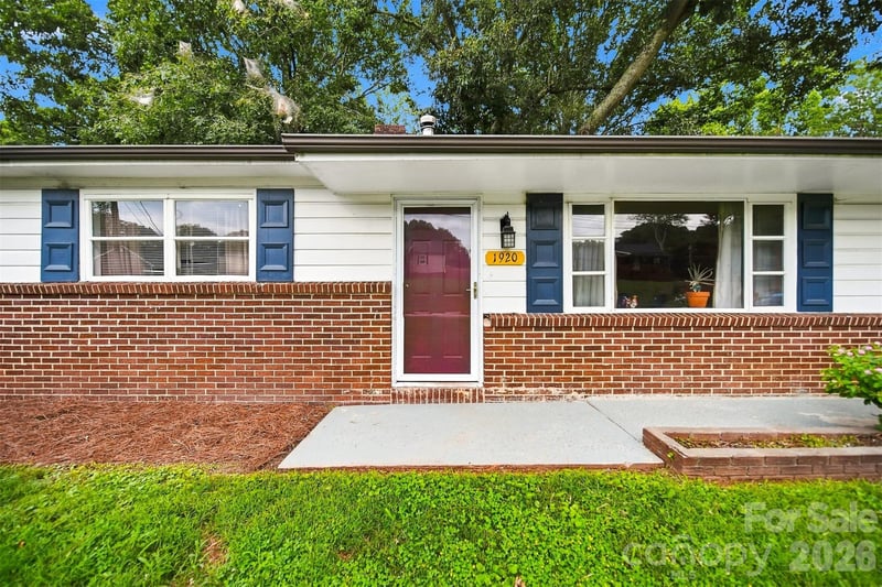 1920 30th St NE, Hickory, NC 28601
