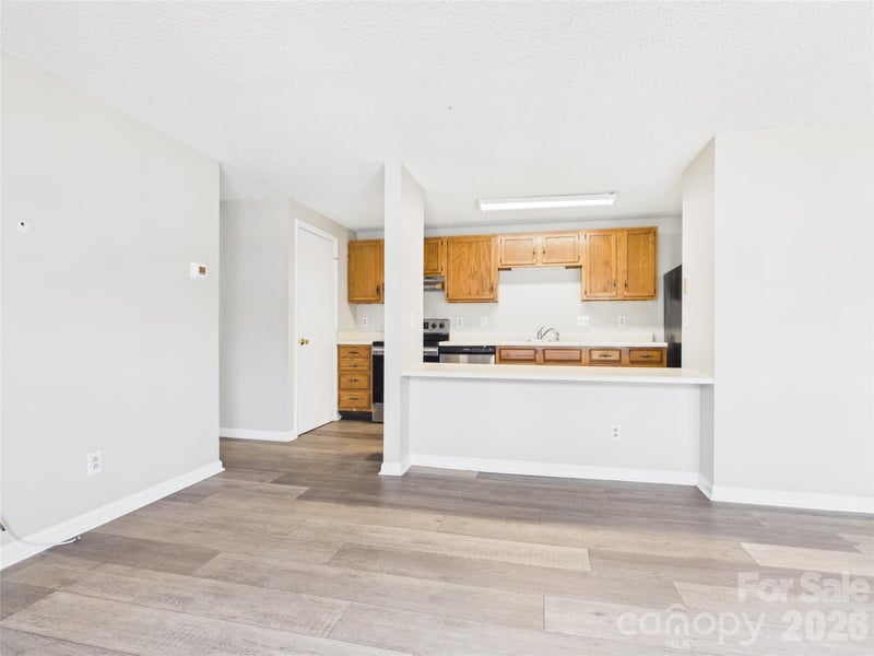 9511 Shannon Green Dr #APT E, Charlotte, NC 28213
