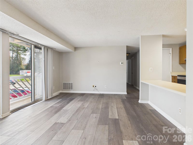 9511 Shannon Green Dr #APT E, Charlotte, NC 28213