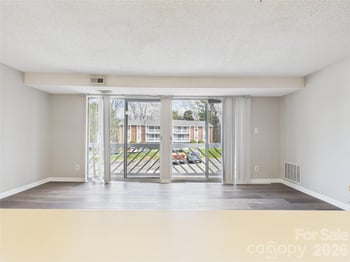 9511 Shannon Green Dr #APT E, Charlotte, NC 28213