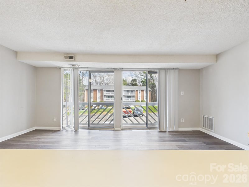 9511 Shannon Green Dr #APT E, Charlotte, NC 28213