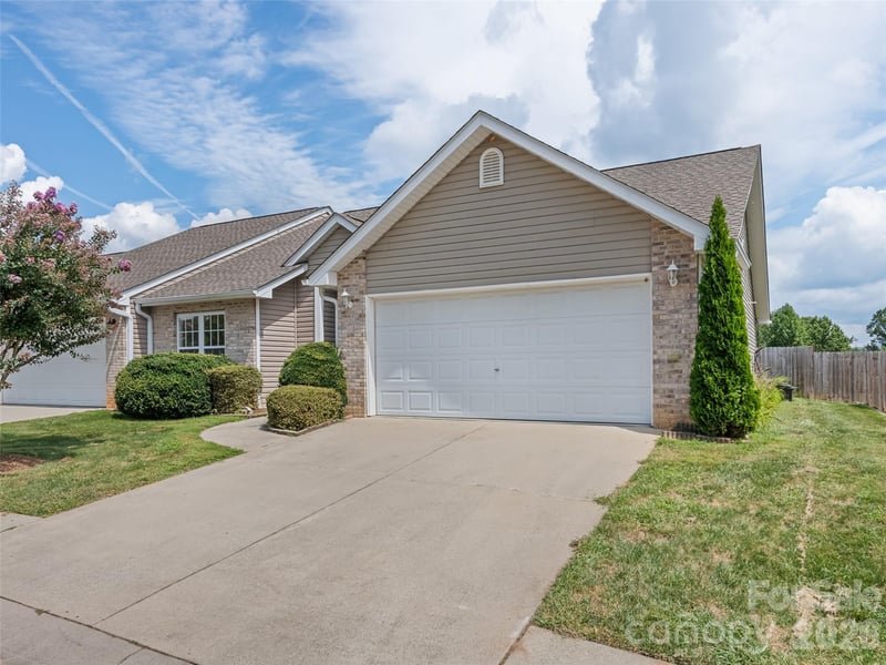 156 Chesire Way, Fletcher, NC 28732