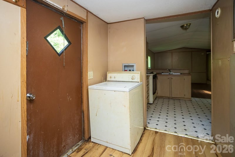 56 Longs Chapel Rd, Weaverville, NC 28787
