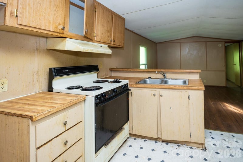 56 Longs Chapel Rd, Weaverville, NC 28787