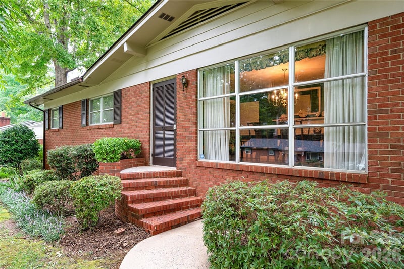 827 23rd Ave NE, Hickory, NC 28601