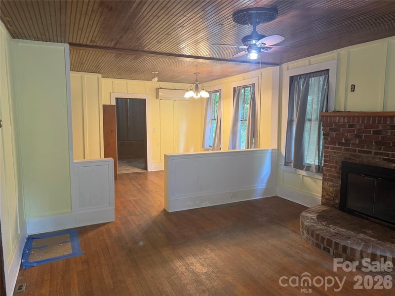 19010 Rosman Hw, Sapphire, NC 28774