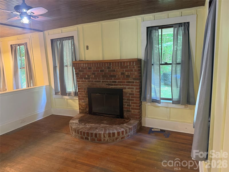 19010 Rosman Hw, Sapphire, NC 28774