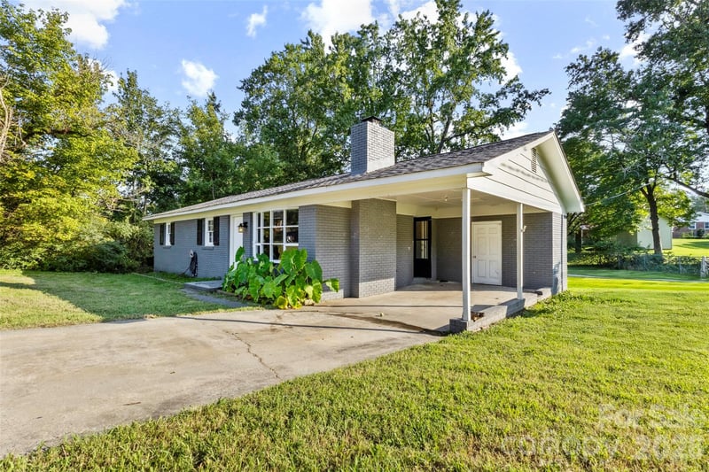 102 Central Ave, Bessemer City, NC 28016