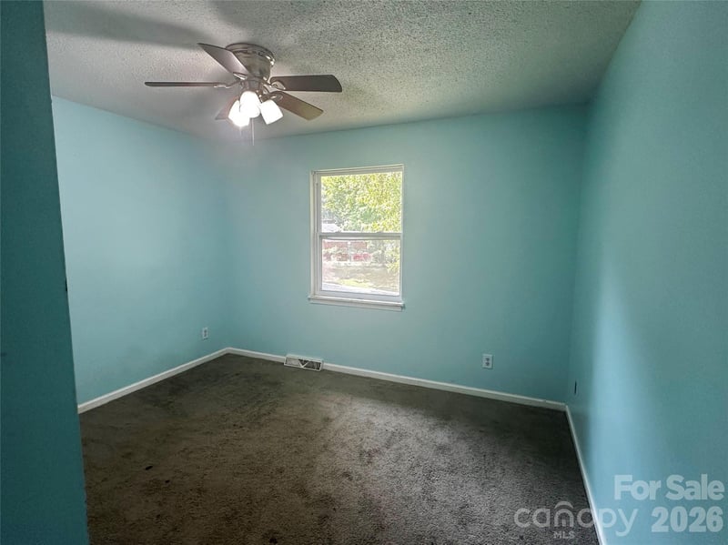 9607 Barkridge Rd, Charlotte, NC 28227