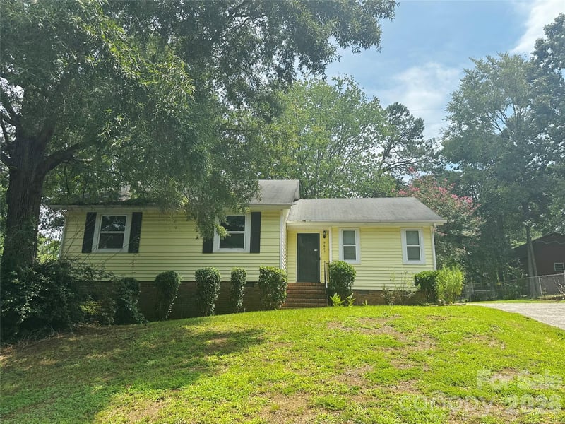 9607 Barkridge Rd, Charlotte, NC 28227
