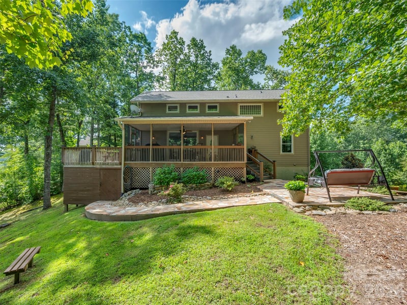 837 Big Raven Ln, Saluda, NC 28773