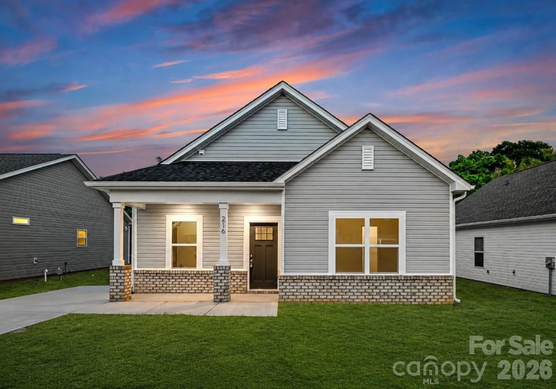 613 E Ratchford Ave, Gastonia, NC 28054
