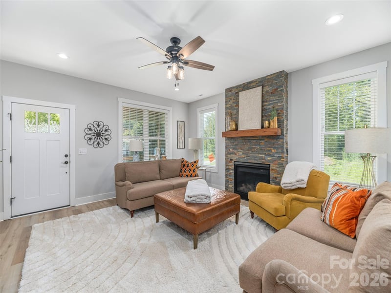 249 Flat Creek Rd, Black Mountain, NC 28711