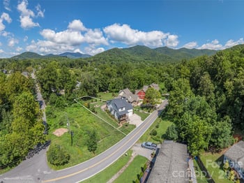 249 Flat Creek Rd, Black Mountain, NC 28711