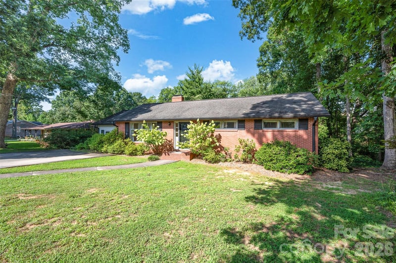 427 S Magnolia St, Mooresville, NC 28115