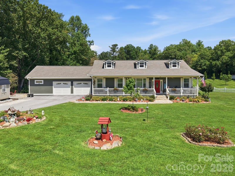 60 Shacoba Ln #1, Hendersonville, NC 28792